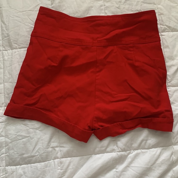 Shorts - Picture 3 of 3